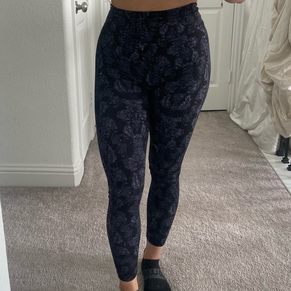 Stori Perseverence Tight in damask onyx violet size 4 - Picture 3 of 7